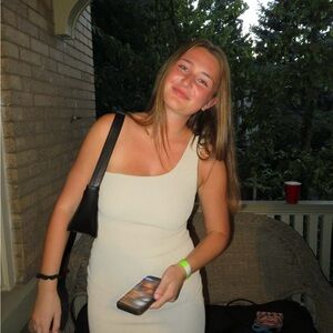 Meet your Posher, Nadia